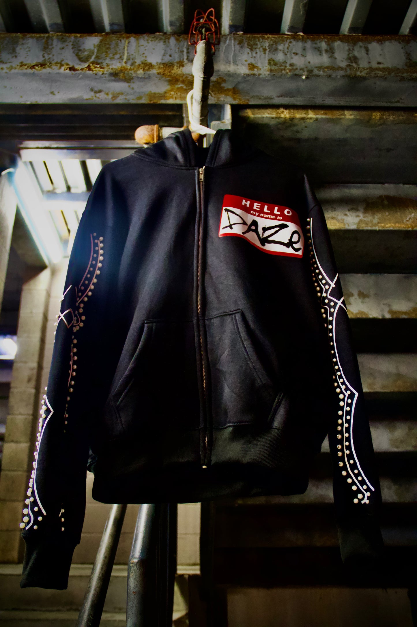 "HELLO IM DAZE" ZIP UP